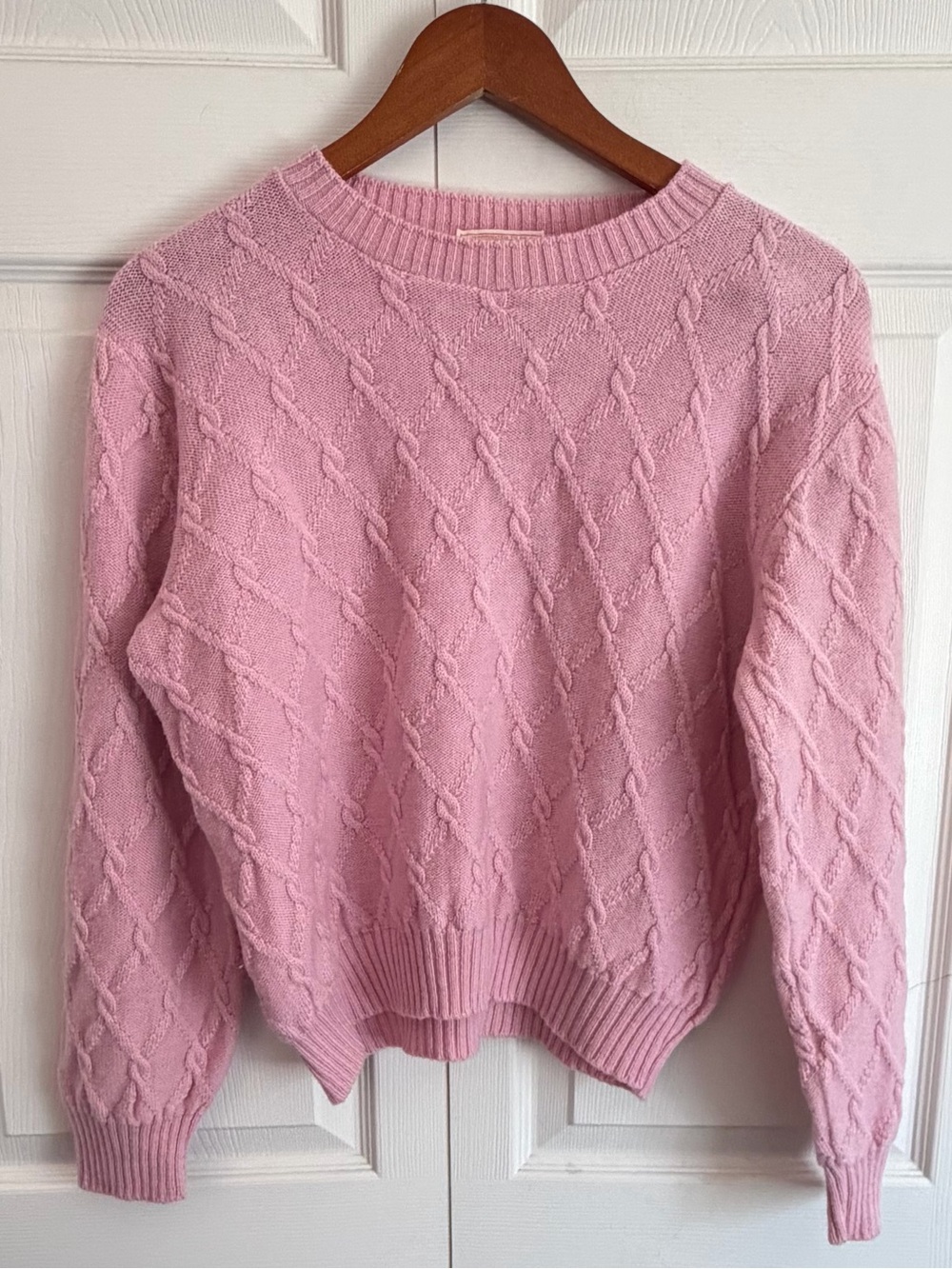 Vintage Pendleton soft Pink 100% Virgin Wool Cable Knit Crewneck Sweater Medium